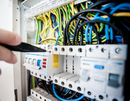 Školení a technická podpora firem